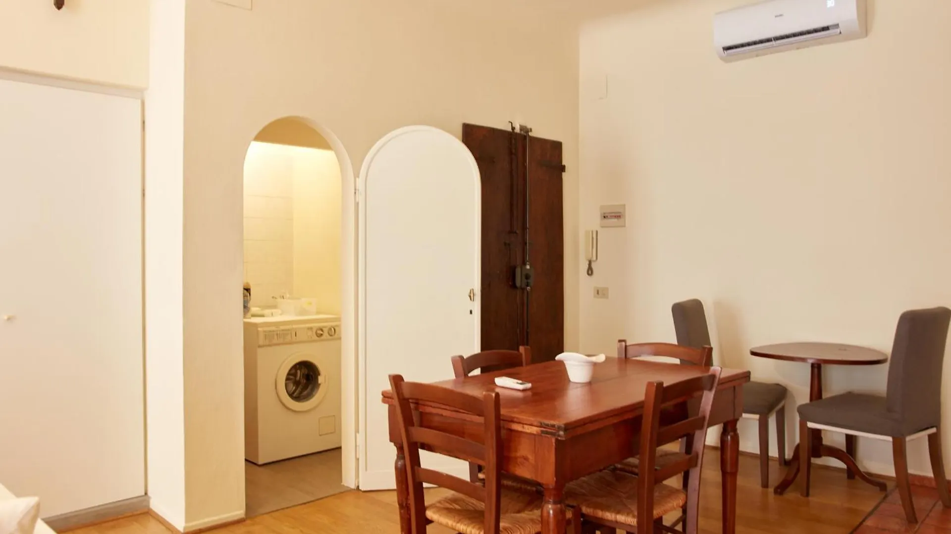 פירנצה Apt In Via Ginori In A Historical Palazzo With Elevator דירה
