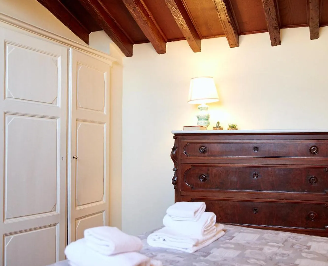 Apt In Via Ginori In A Historical Palazzo With Elevator Florencia Italia