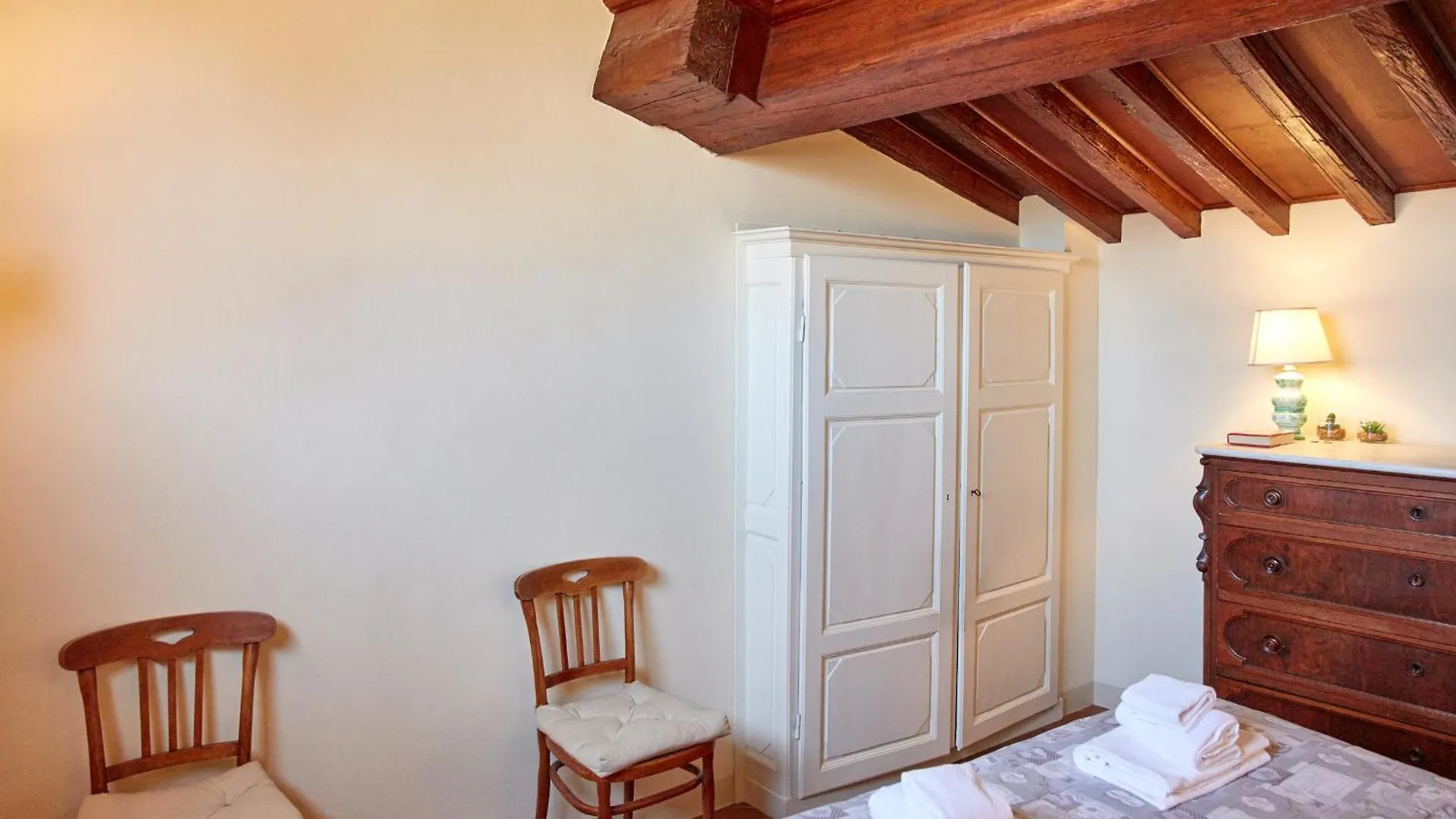 Apt In Via Ginori In A Historical Palazzo With Elevator Florencia Italia